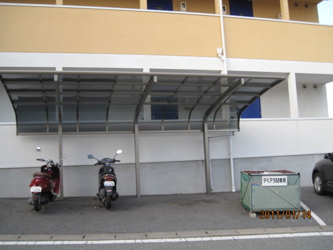 駐輪場・ゴミ置き場